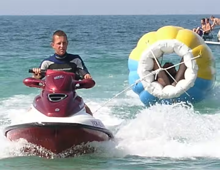 Water Inflatable Barf Ball Tow - Sports Equipment That Starts With A recension och pris